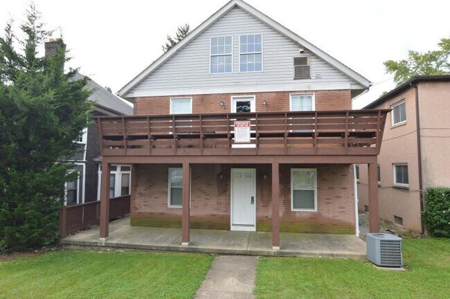 Building Photo - 322 E 18th Ave