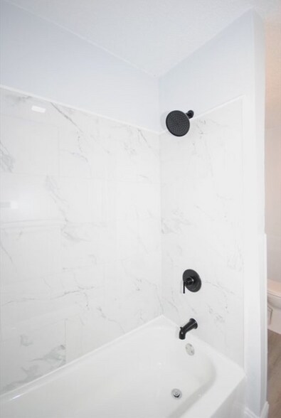 Building Photo - 72 Hall St