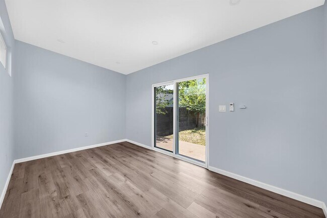 Building Photo - 312 Delmar Ave