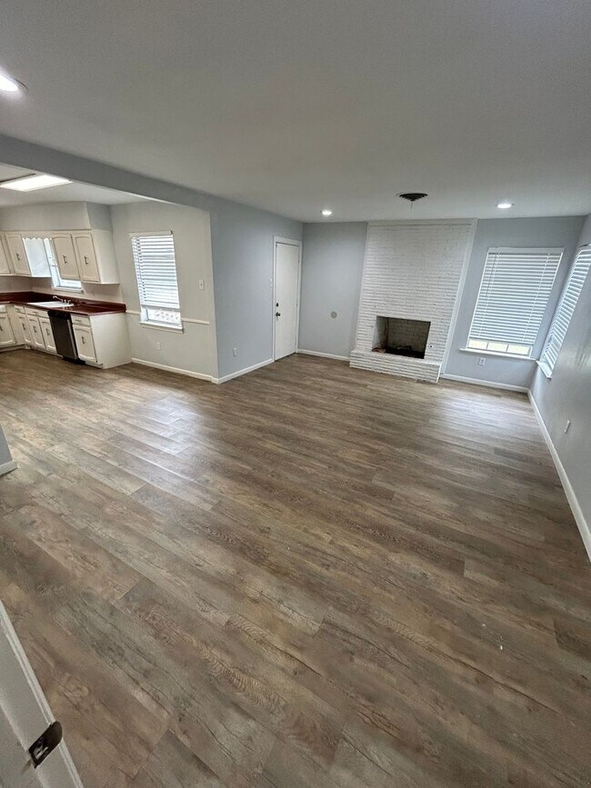 Building Photo - Location....Location....Location....