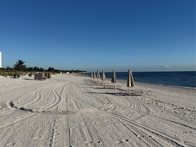 Building Photo - 201 Crandon Blvd