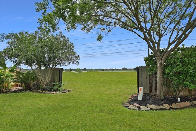 Building Photo - 9603 Red Rugosa Dr