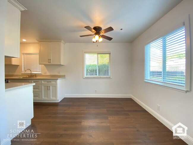 Building Photo - PRICE REDUCTION! 2BD/1BA Duplex In Downtown Sonoma!