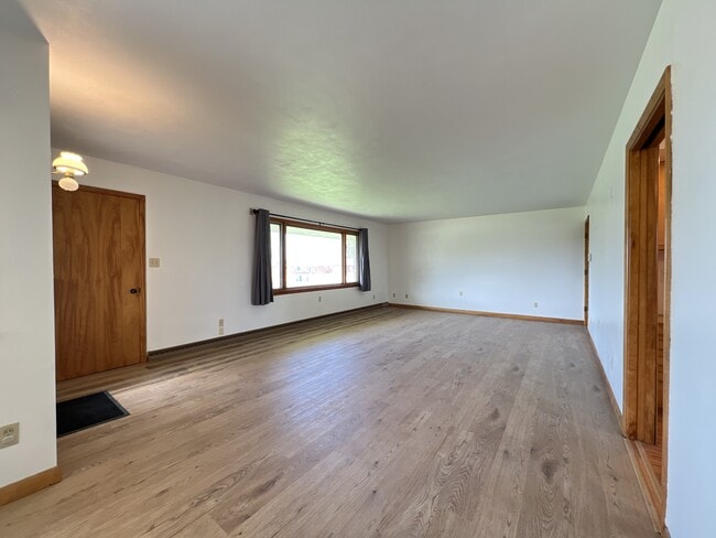 Building Photo - 3170 Asbury Rd