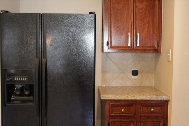 Building Photo - 22852 Lantern Hills Dr