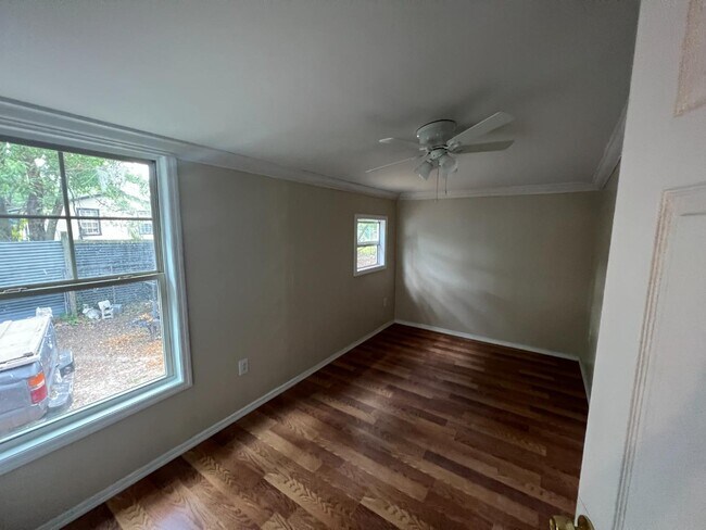 Building Photo - 1219 Winthrop St