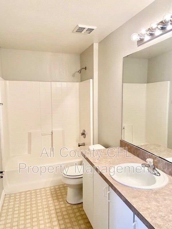 Building Photo - 715 Lucaya Dr