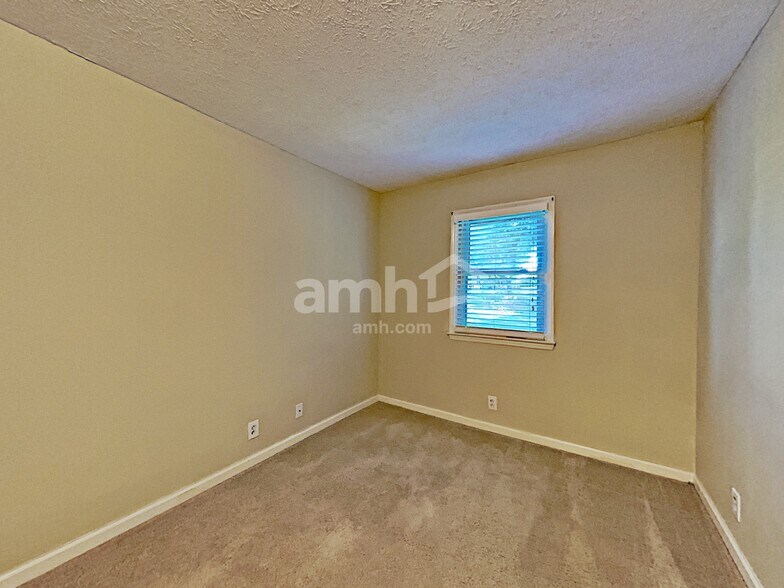 Building Photo - 413 Saint Francis Ave