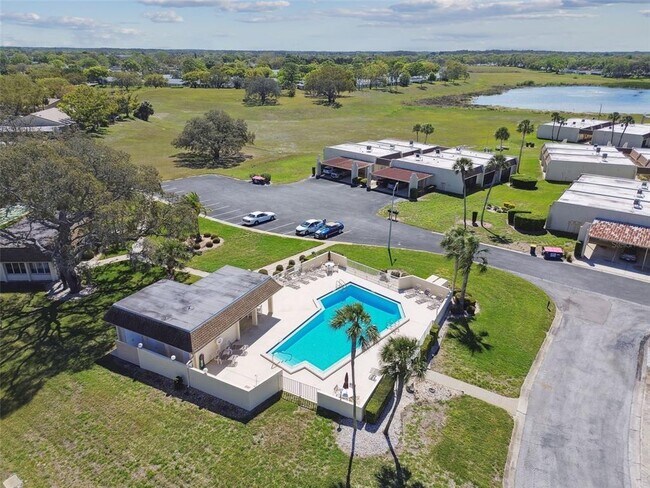 Building Photo - 11110 Carriage Hill Dr