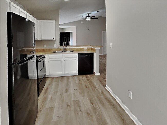 Building Photo - 3115 Kelling St