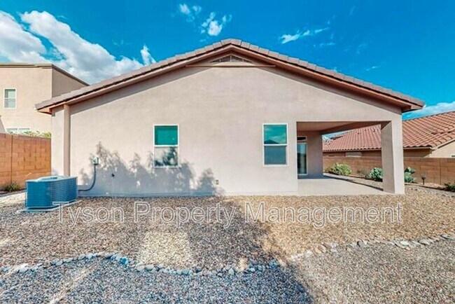 Building Photo - 2621 Cerro Chafo Rd SE