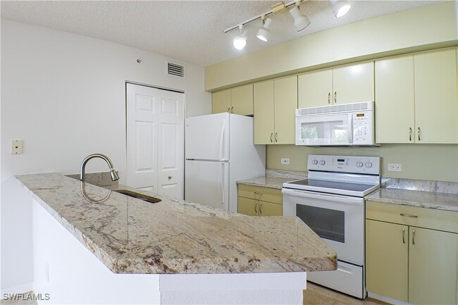 Building Photo - 8861 Colonnades Ct W