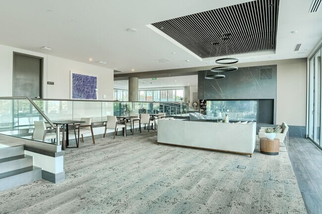 Building Photo - Two Bedroom Penthouse in Denver