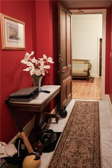 Building Photo - 6 Howe Ave