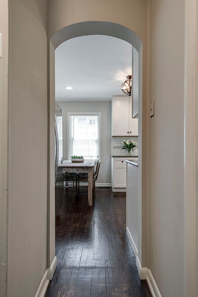 Building Photo - Cute and Cozy Home in Cleveland Park, Walk to Mas Tacos and The Pharmacy, Minutes to Five Points,...