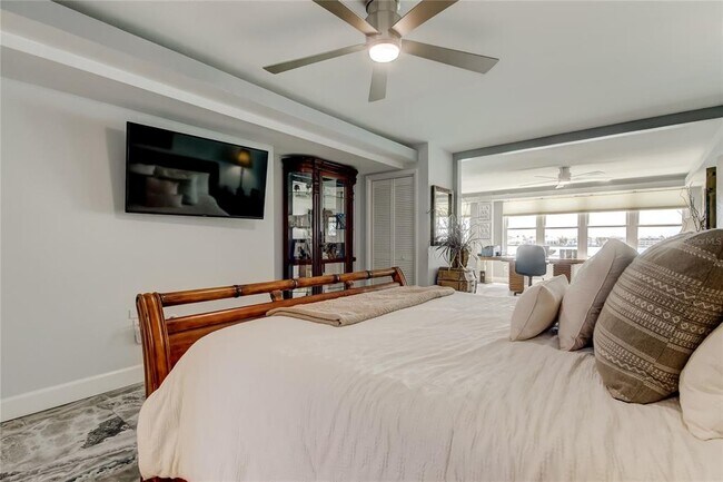 Building Photo - 5200 Brittany Dr S