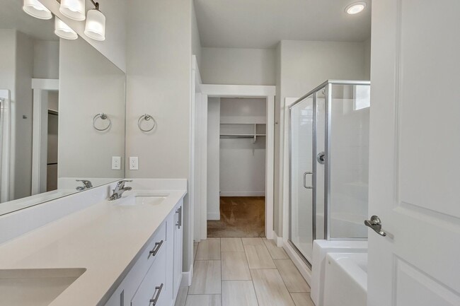 Building Photo - 2 Bedroom 2 Bathroom Twin Home in Orem