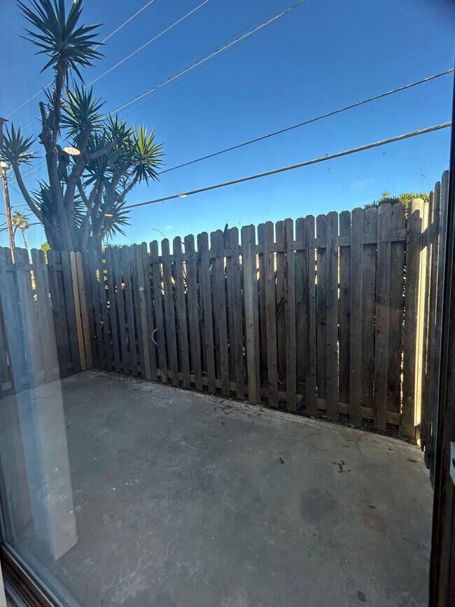 Building Photo - 4172 Del Amo Blvd