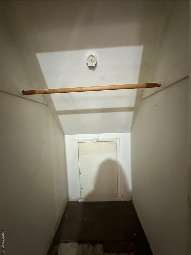 Building Photo - 11 Brush Ct