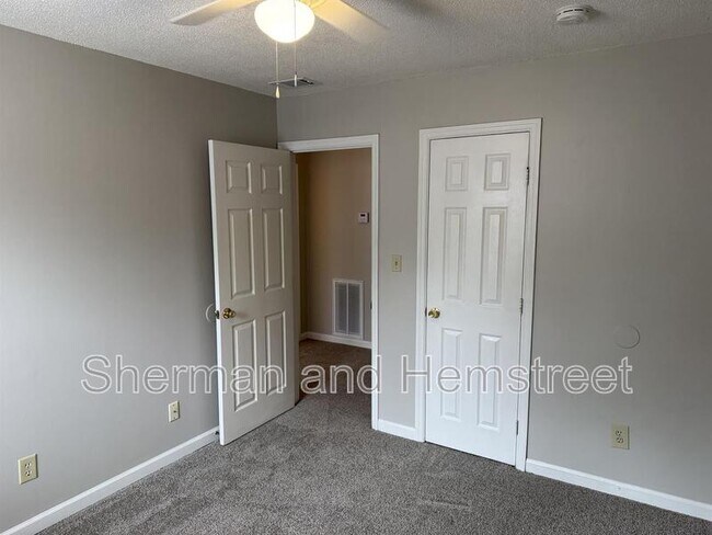 Building Photo - 520 Commons Dr