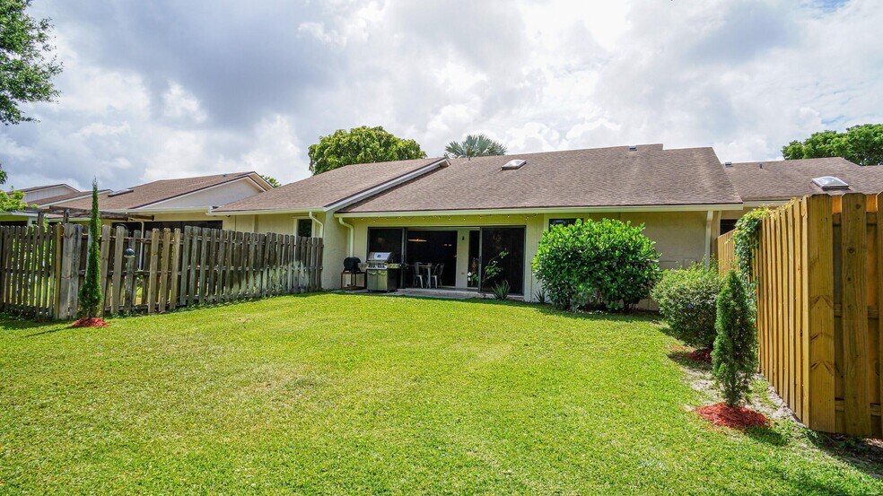 Building Photo - 11894 Donlin Dr