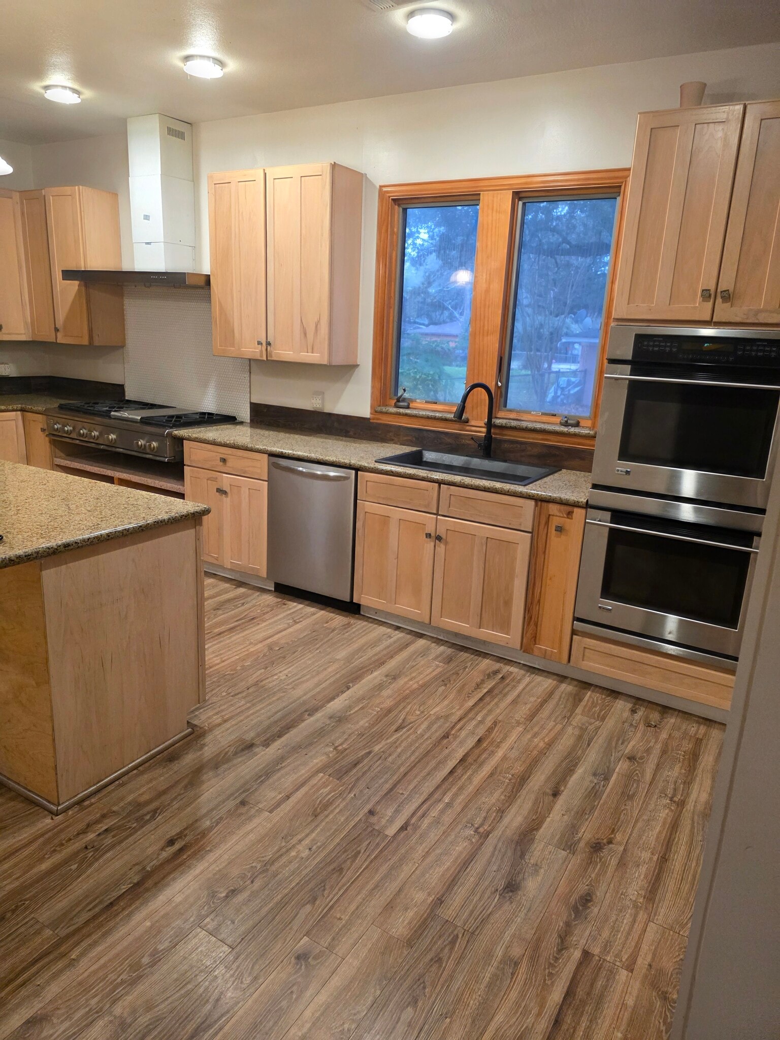 remodeled/updated kitchen, double oven - 2508 6th St