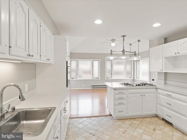 Building Photo - 1919 Kenbar Ct