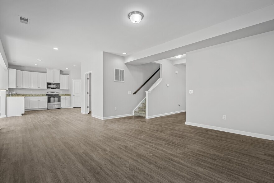 Building Photo - 428 Heroit Dr