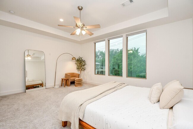 Building Photo - 4403 Greeley St