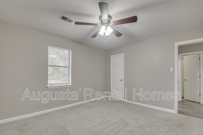 Building Photo - 332 Old Plantation Rd