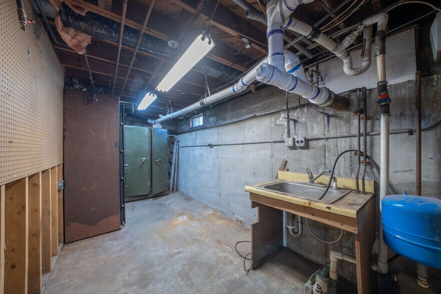 Building Photo - 1218 W Jewell St