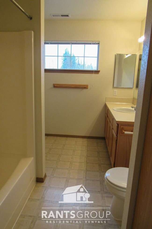 Building Photo - Spacious 3-Bed, 2.5-Bath home in the Olymp...