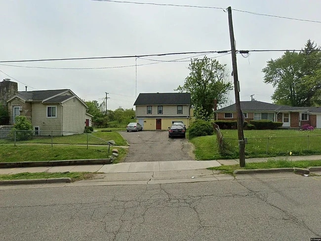 Building Photo - 739 Harriet St