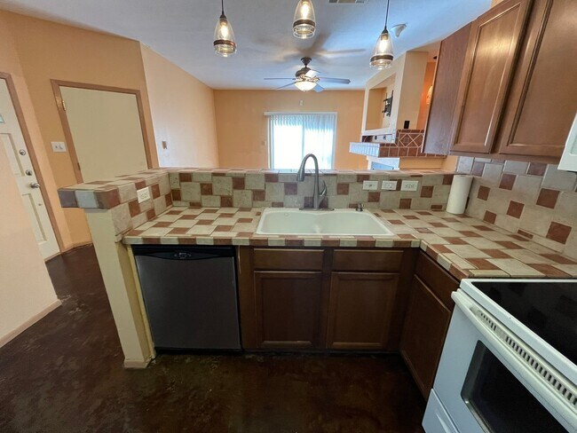 Building Photo - 7339 Hunters Land