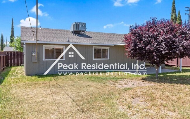 Building Photo - Updated 4bd/2ba North Sacramento Home with 2 Car Garage