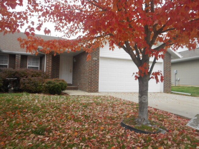 Building Photo - 807 Foxx Dr