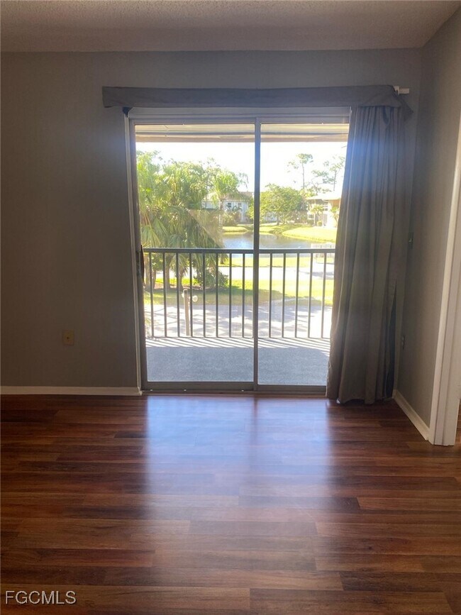 Building Photo - 5713 Foxlake Dr