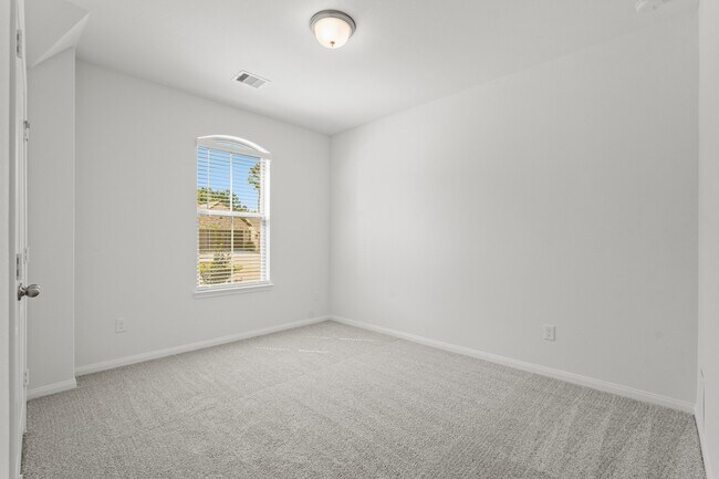 Building Photo - 1420 Florecer Ln