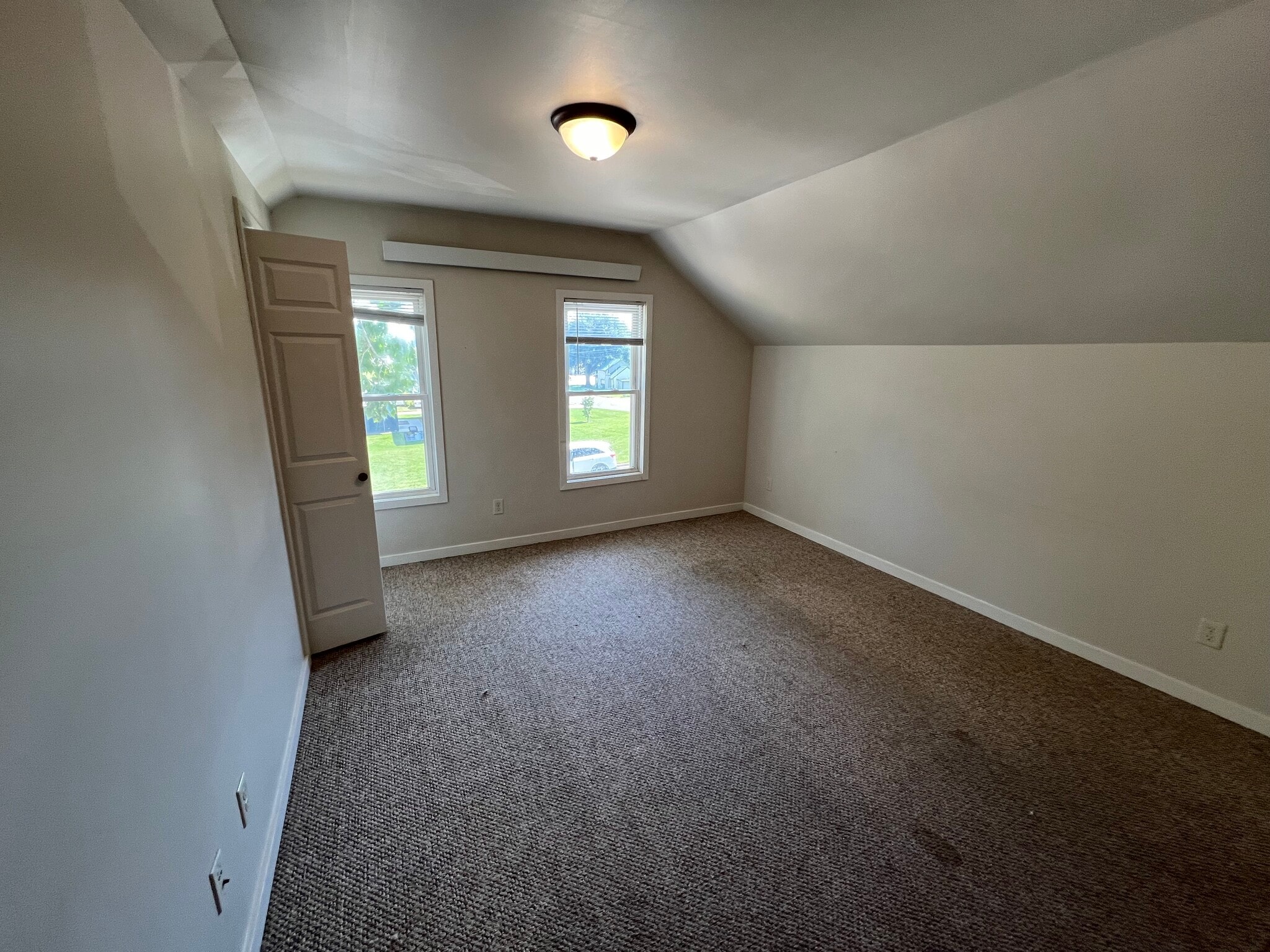 Building Photo - 310 Ash St