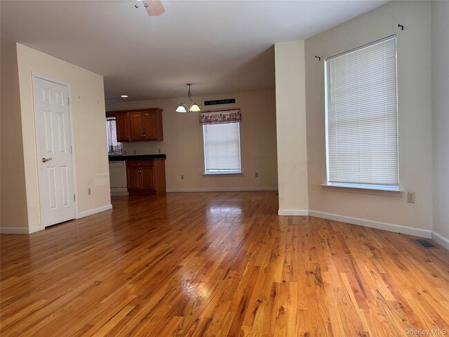 Building Photo - 105 N Montgomery St