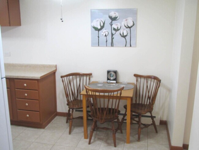 Building Photo - 33 N Clifton Ave