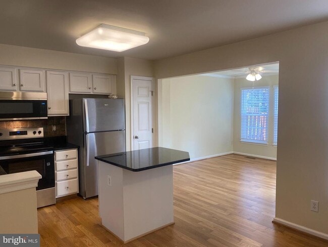 Building Photo - 7049 Rogue Forest Ln