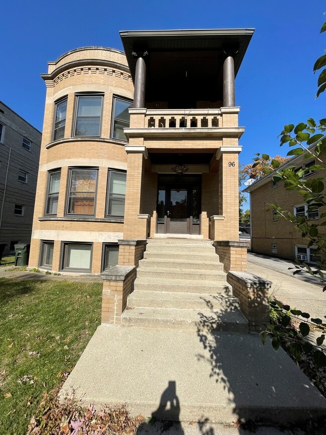 Building Photo - 96 Pine Ave