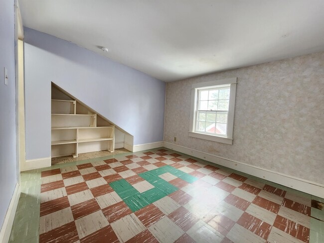 Building Photo - 281 Wilson St