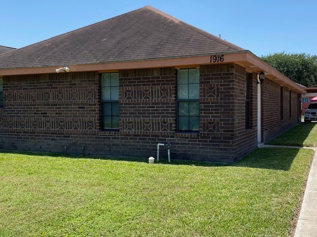 Building Photo - 1916 Agua Fina Ave