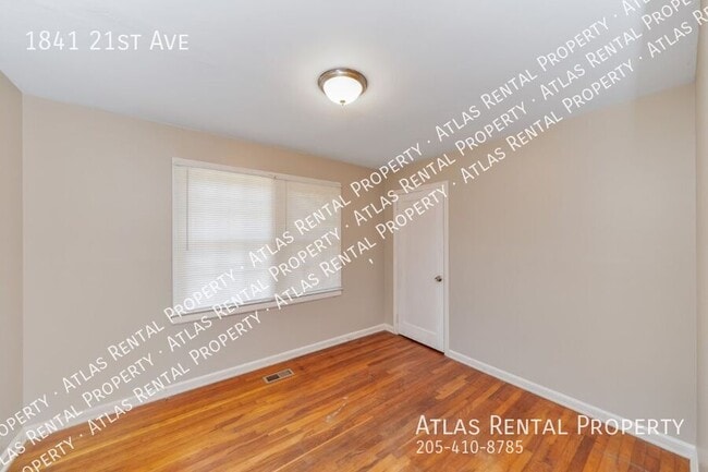 Building Photo - 1841 21st Ave