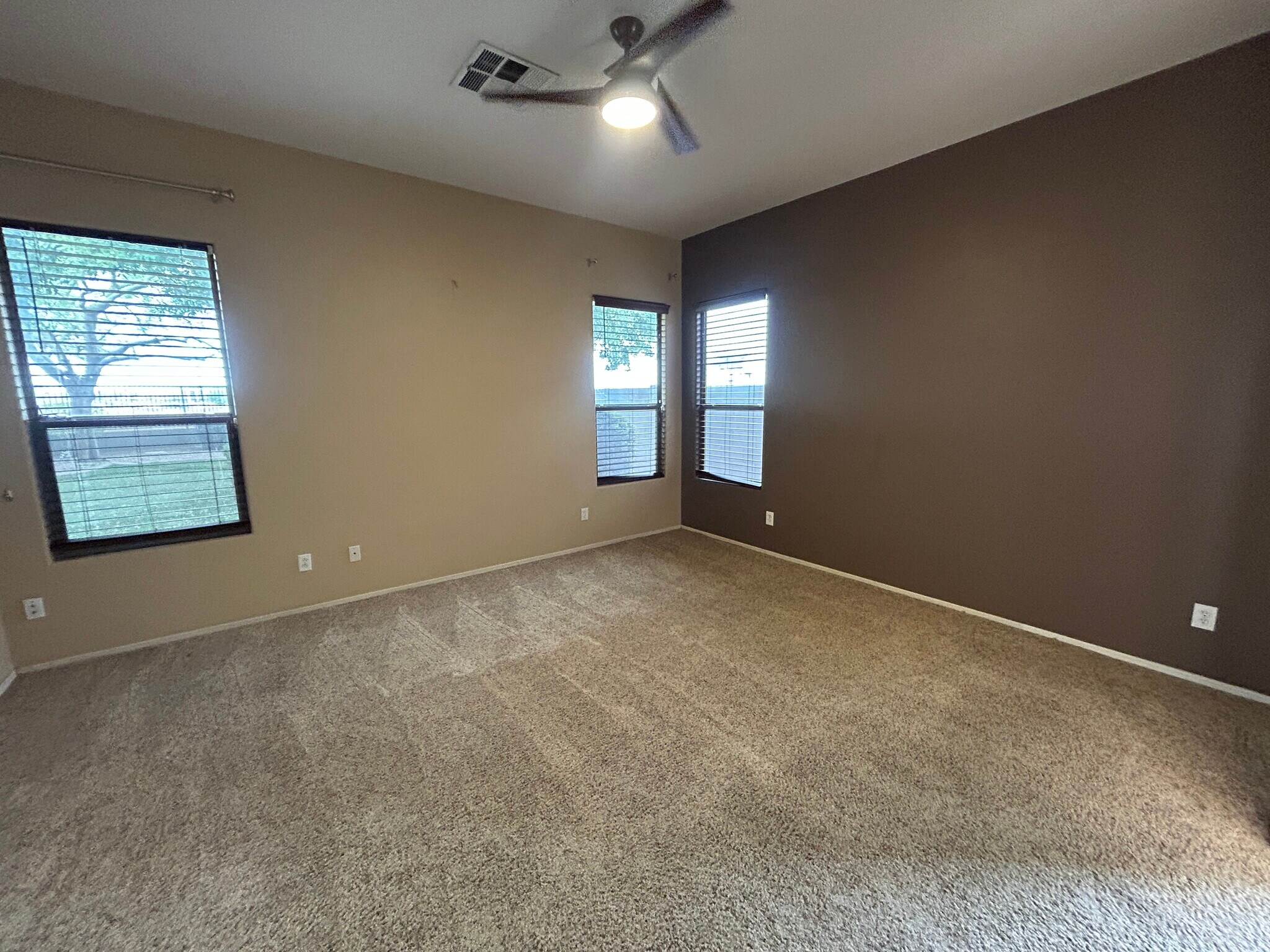 Building Photo - 25415 N 39th Ave