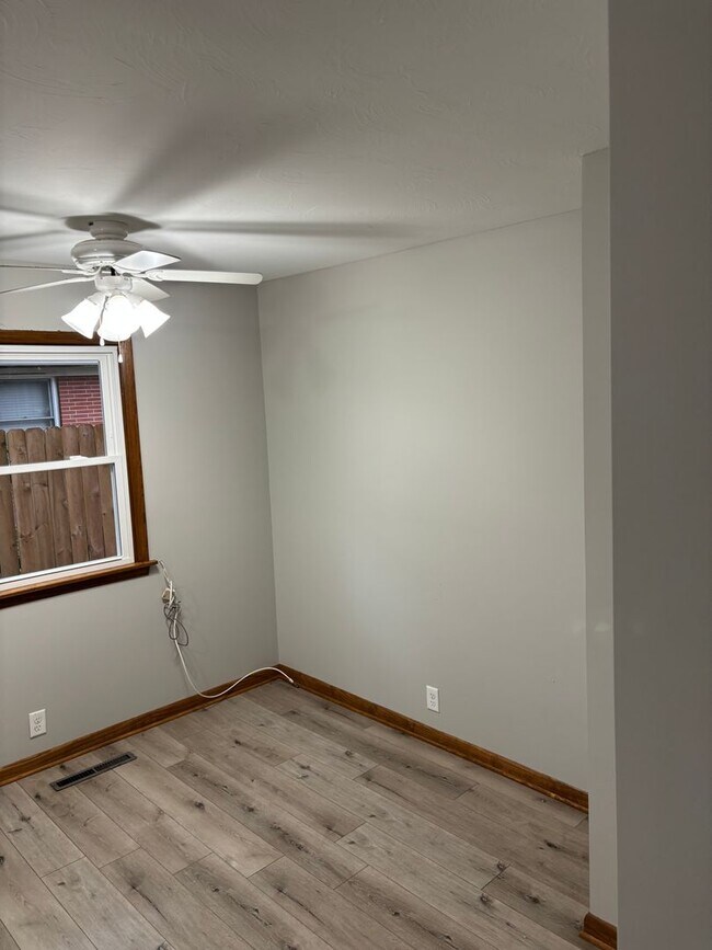Building Photo - Eacker Rentals (1730 S 17th St)