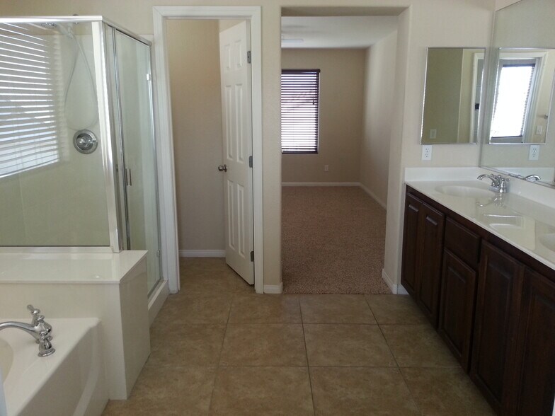 Building Photo - 3936 Red Trumpet Ct