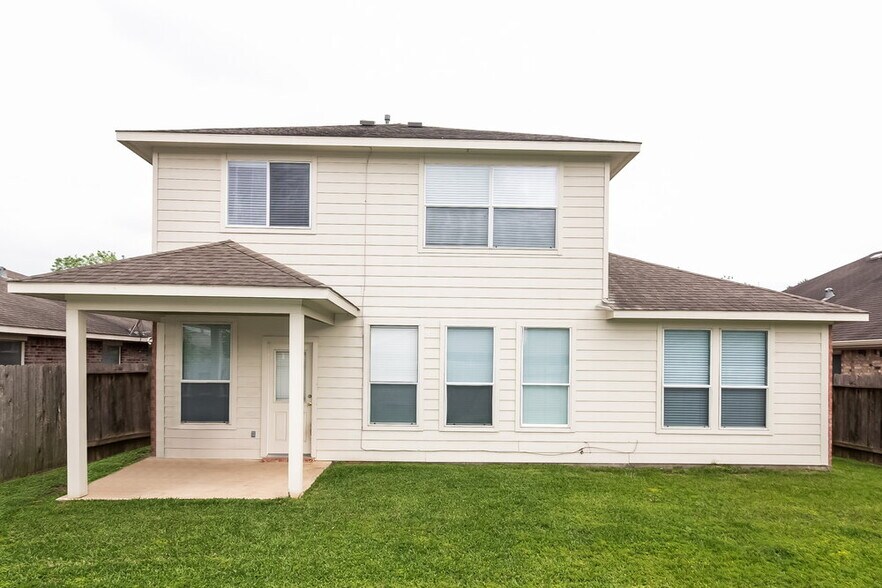 Building Photo - 6831 Silver Shores Ln